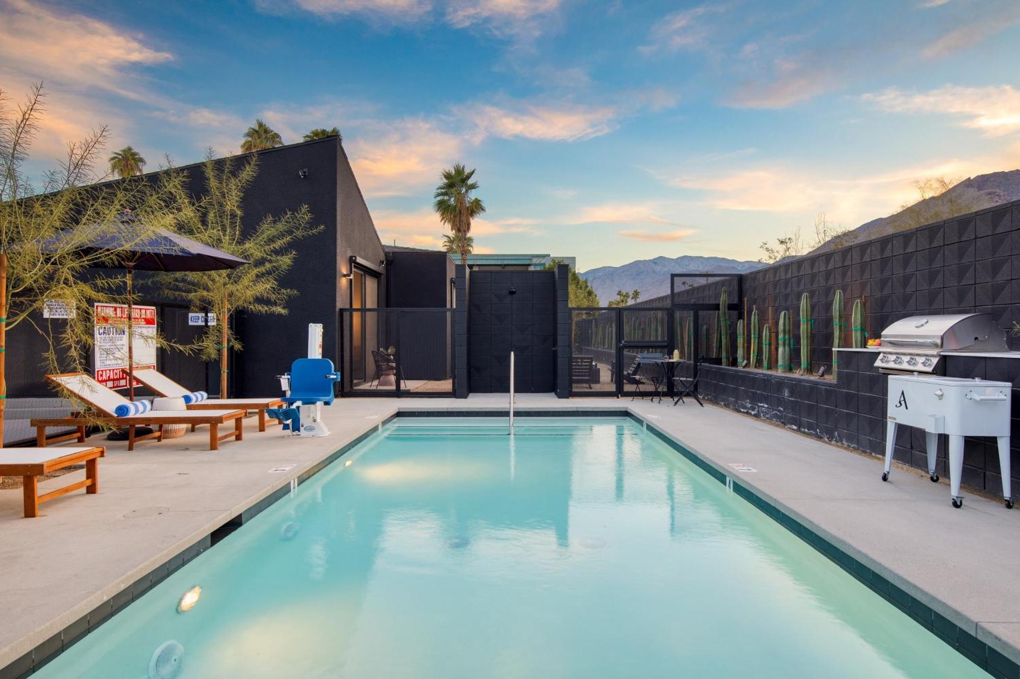 Blackhaus By Avantstay Ada Modern Rooms, Pool & Bbq Παλμ Σπρινγκς Εξωτερικό φωτογραφία
